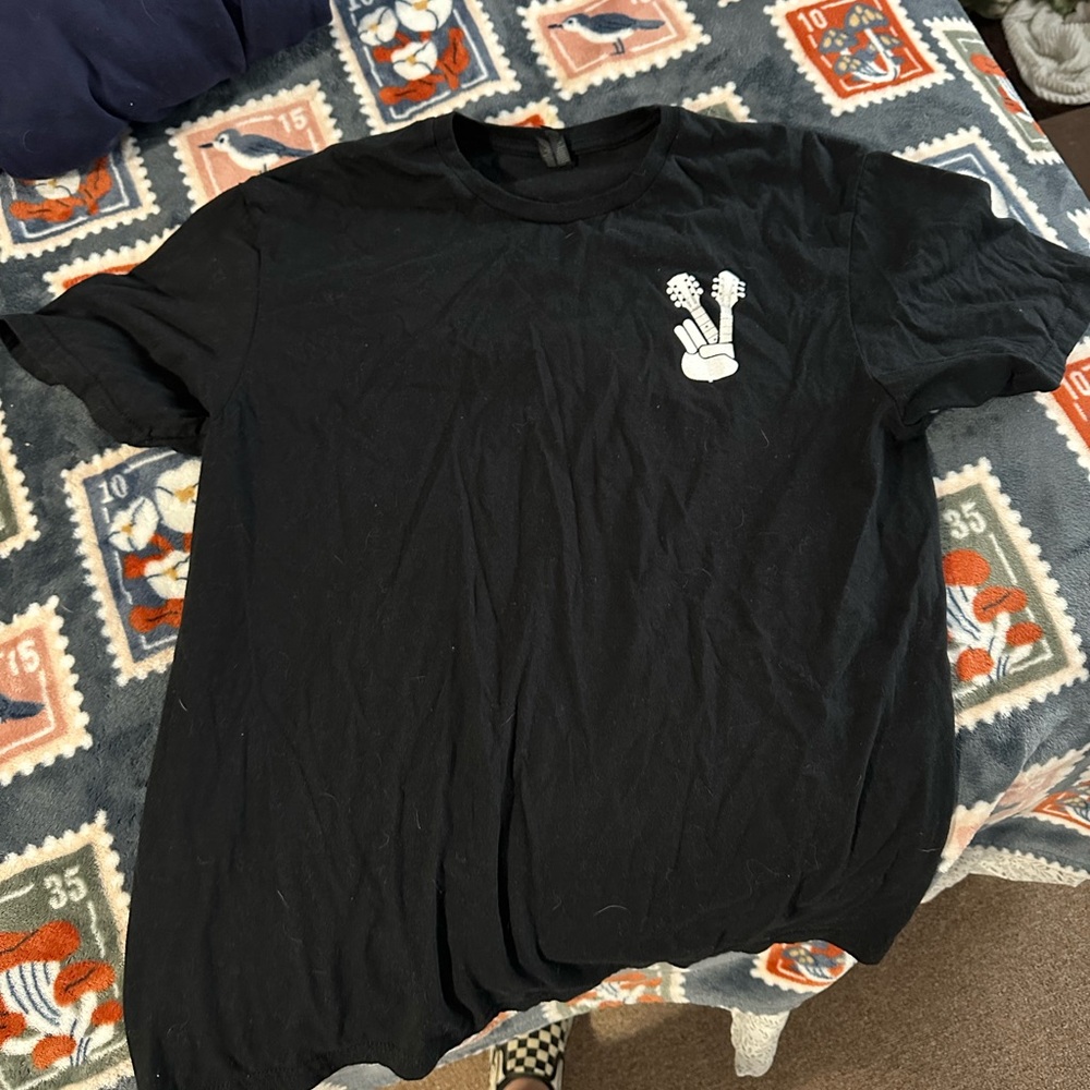 Gildan Black T-Shirt with Guitar Graphic